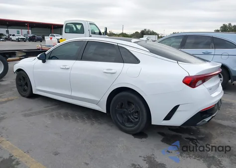 2022 Kia K5 Lxs z USA, uszkodzony, nr VIN 5XXG14J24NG106069